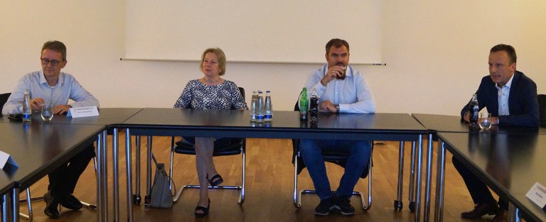 Kamingespräch mit MdB Hahn im MBA Public Management