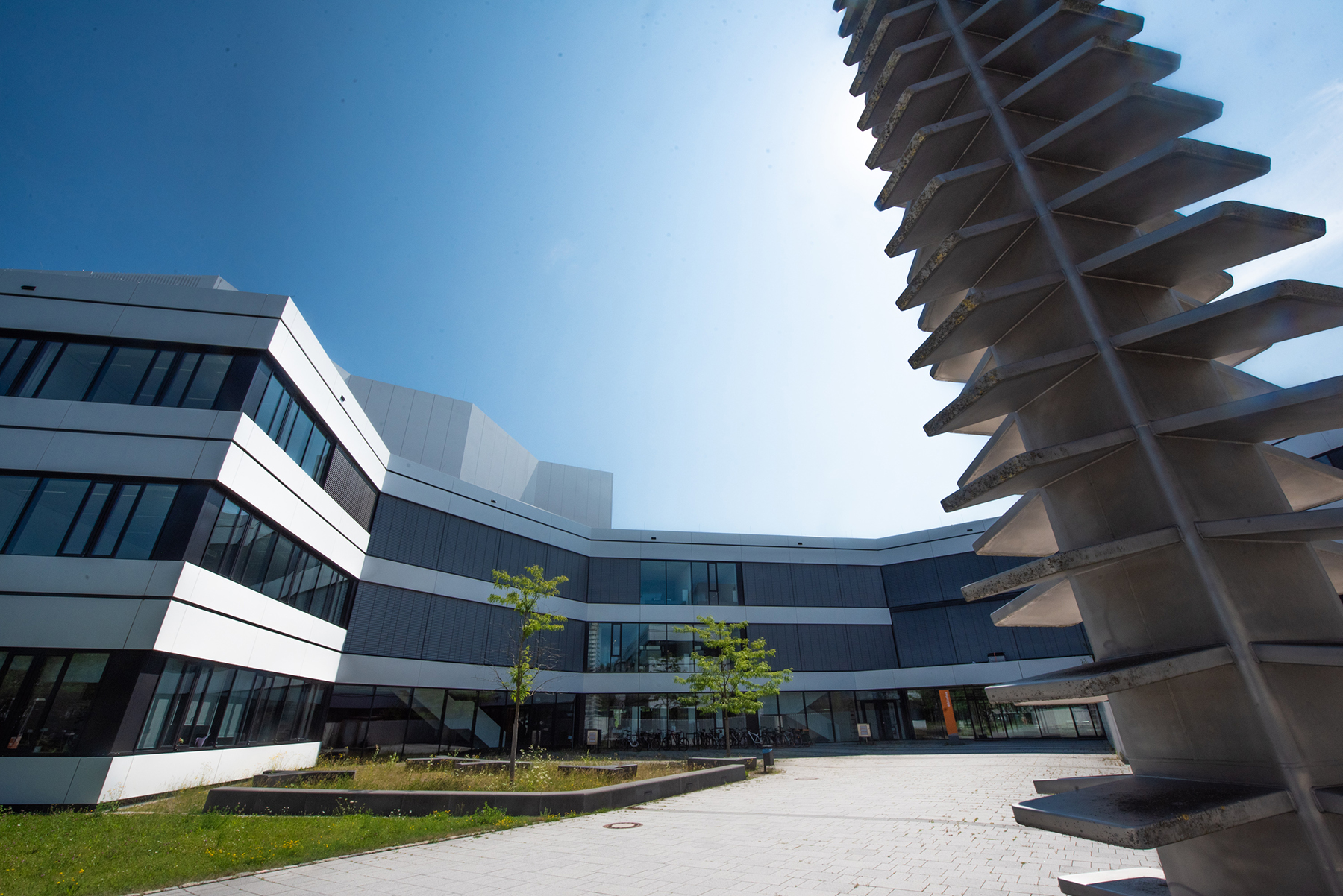 Außenansicht der Universitätsbibliothek.