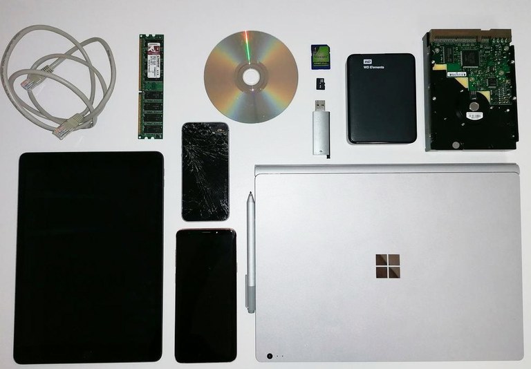 Baier_digfor_diversity-of-devices.jpg