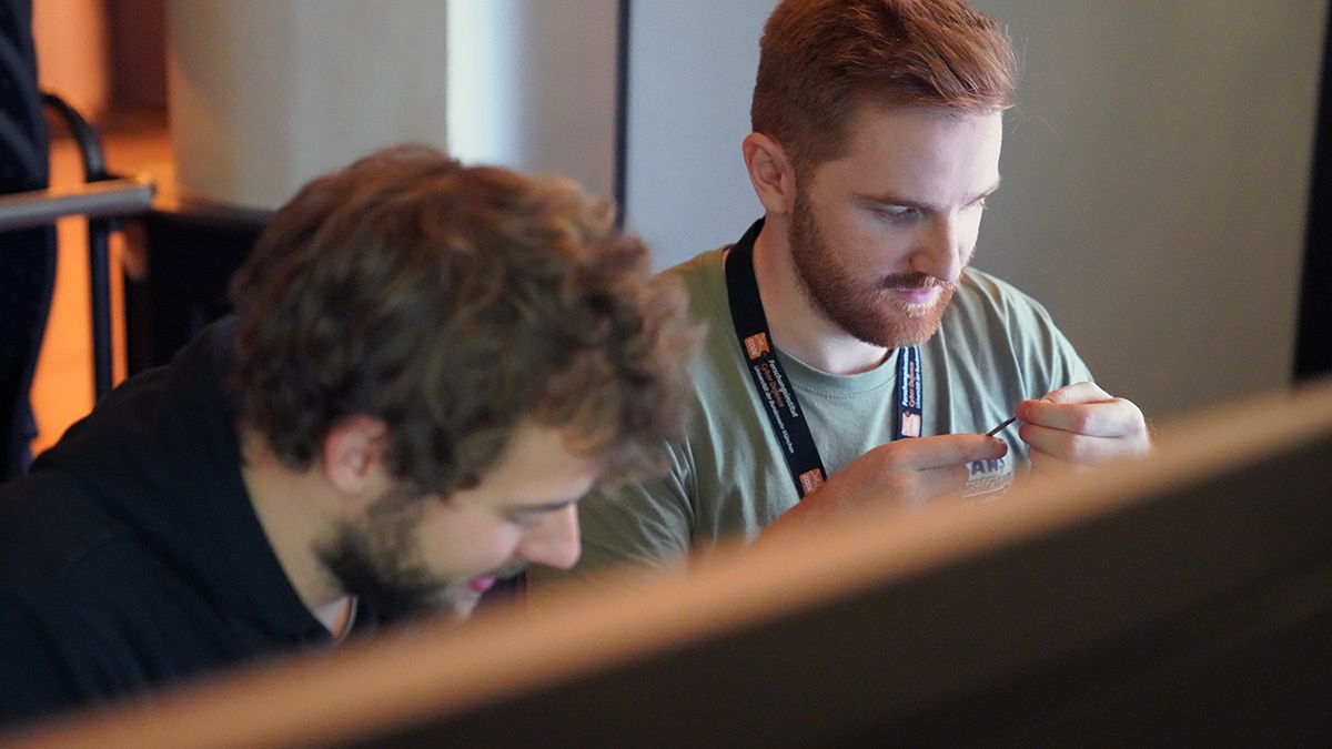 Spannende Challenges beim zehnten „Capture the Flag“ des FI CODE