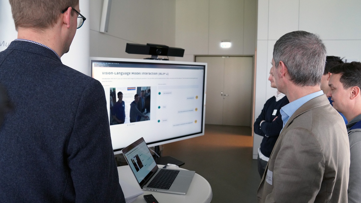 Auf der Fachausstellung des WITF präsentierte das ADRIAN-Projektteam den Prototypen eines Frühwarnsystems.