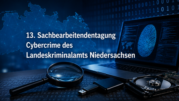Teaserbild zur 13. Sachbearbeitendentagung Cybercrime des Landeskriminalamts Niedersachsen mit Symbolen der digitalen Forensik wie Laptop, Fingerabdruck, Lupe und Datenträgern.