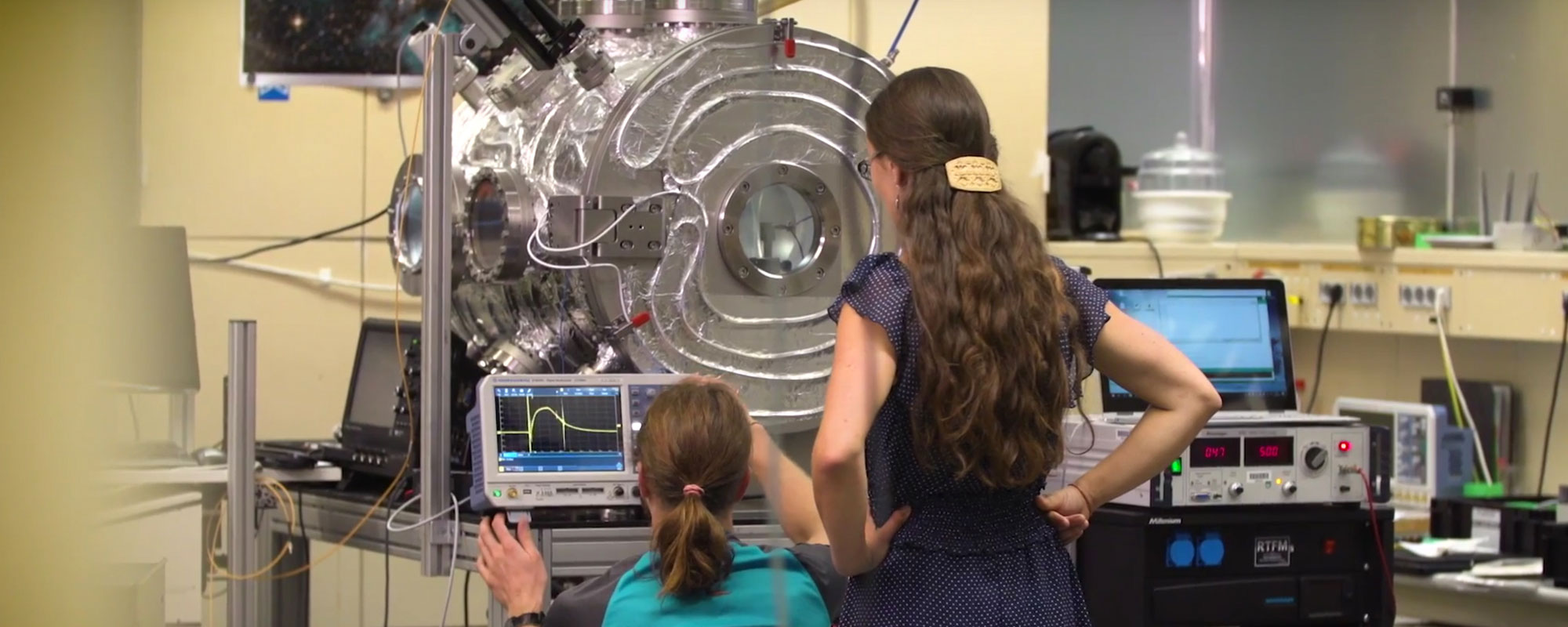 Versuche im Plasmalabor