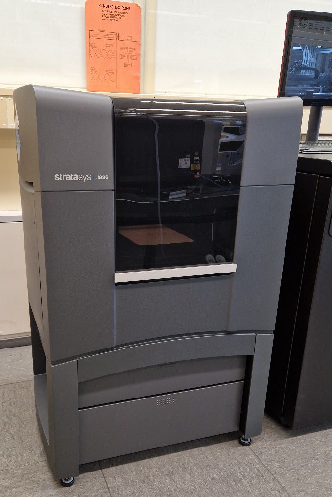 Material Jetting Drucker Stratasys Polyjet J826.jpg