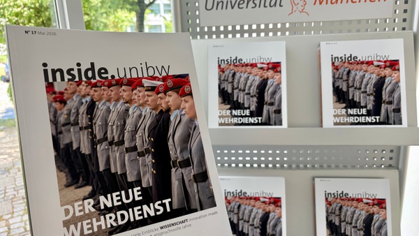 Hochschulmagazine im Regal