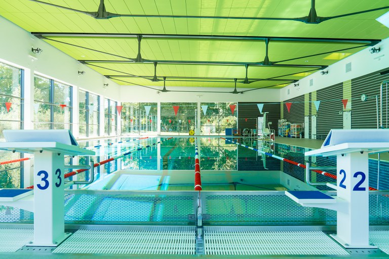 Schwimmhalle