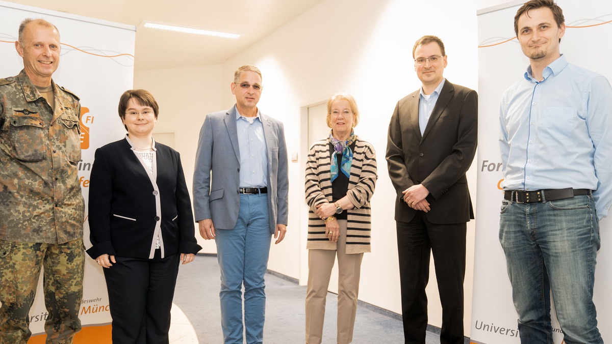 Generalmajor Setzer und MdB Müller besuchen das Forschungsinstitut CODE