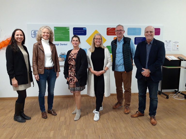 Patenschaft: Präsidentin Kern zu Besuch bei Helfende Hände
