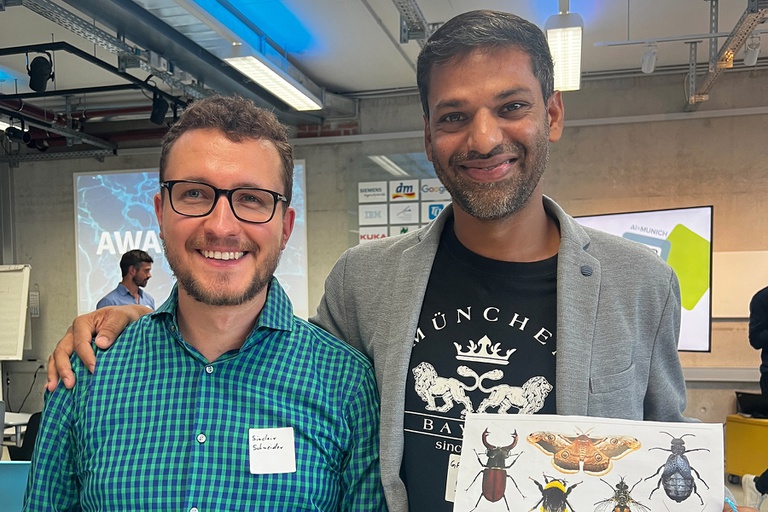 Projektidee „BeeSmart“ überzeugt beim Münchner KI-Hackathon "The Pool"