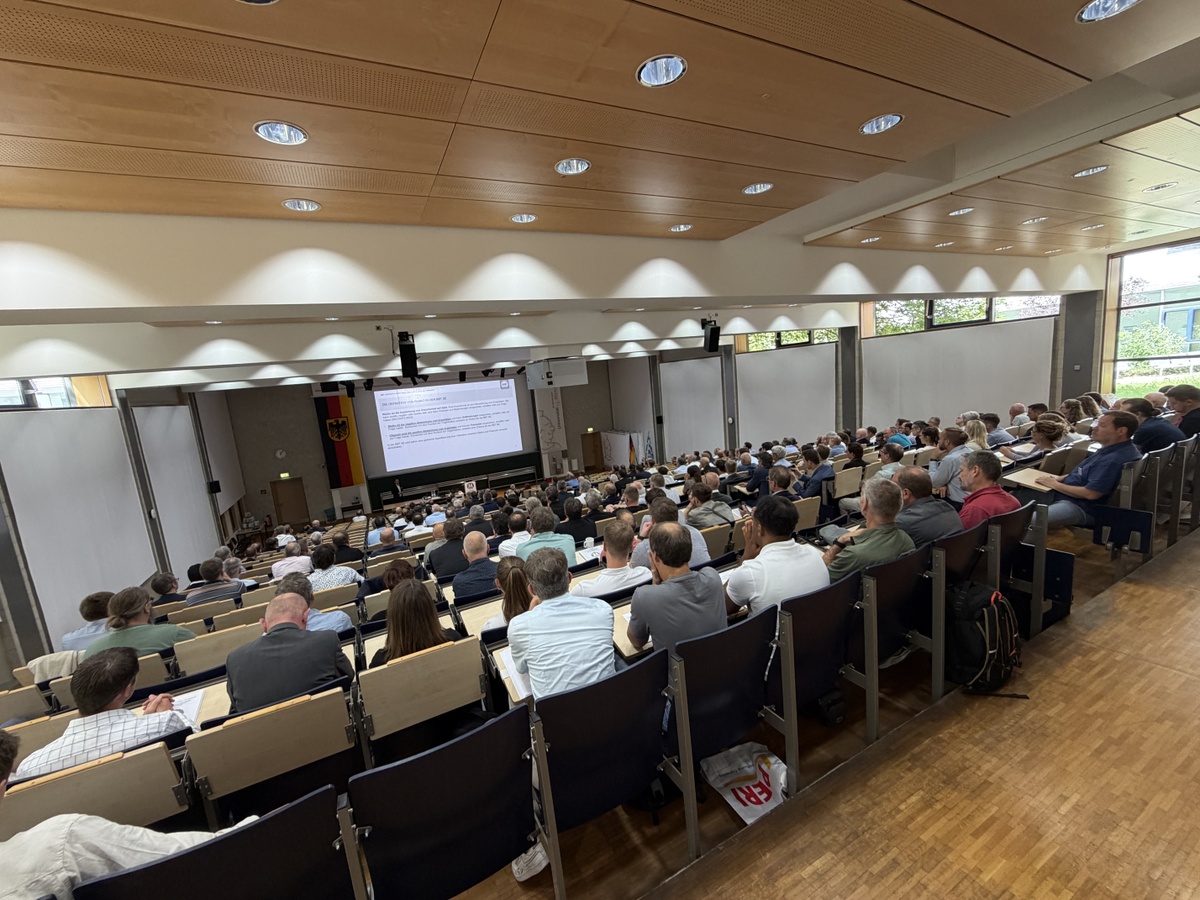 Blick über die Zuhörerschaft im Audimax der UniBw M