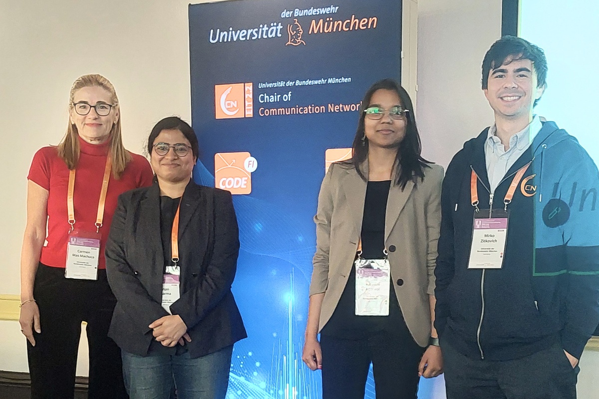 Gruppenbild des Teams mit Frau Prof. Mas Machuca