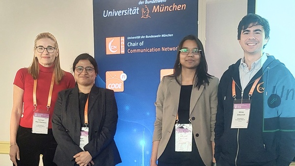 Gruppenbild des Teams mit Frau Prof. Mas Machuca
