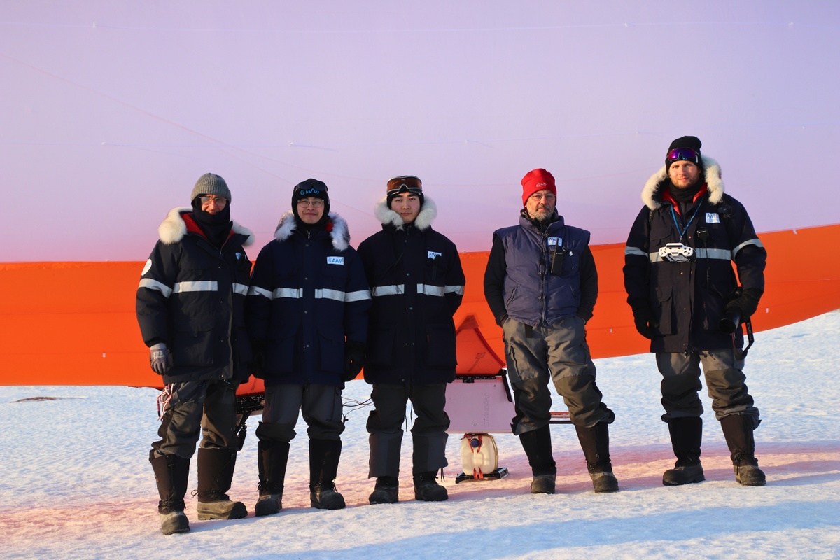 LUKAS-Luftschiffteam auf Spitzbergen