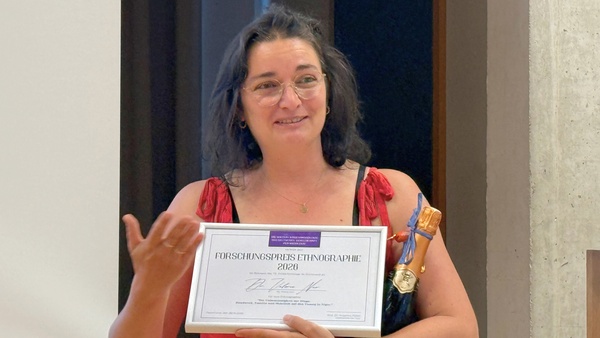 Dr. Valerie Nur bei ihrer Dankesrede im Rahmen der Preisverleihung