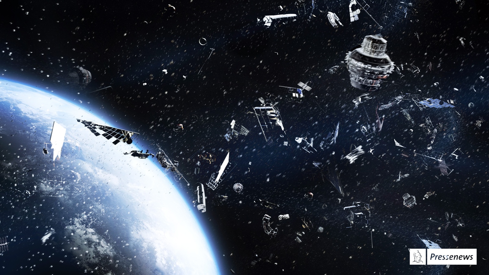 Weltraumschrott Foto von Trümmerteilen eines Satelliten im All