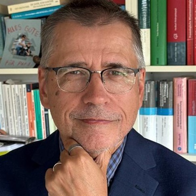 Univ.-Prof. Dr. phil. Burkhard Schäffer