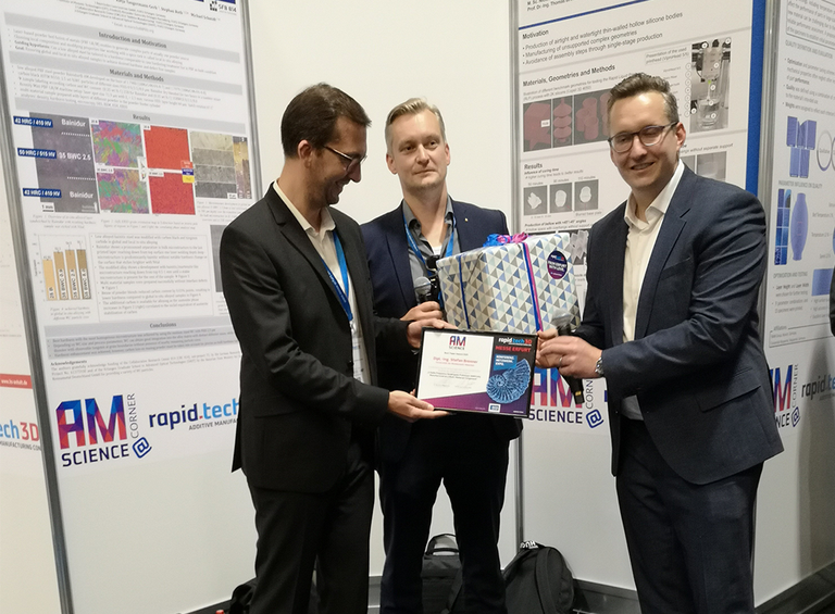 Stefan Brenner hat für sein Paper “A radio‑frequency quadrupole prototype additively manufactured as a multi‑material component“ den zum ersten Mal in der über 20-jährigen Geschichte der rapid.tech 3D verliehenen Best Paper Award bekommen. Er wurde für die herausragende wissenschaftliche Qualität und den hohen Innovationsgrad des in Zusammenarbeit u. a. mit Michael Mayerhofer entstandenen Beitrags ausgezeichnet.