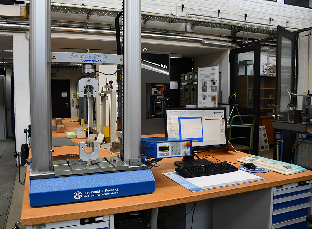 H&P 5kN Zugprüfmaschine.png