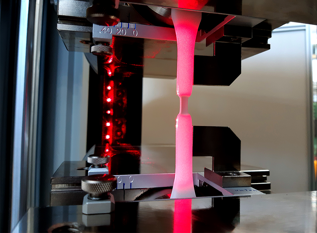 Zugversuch Kunststoff.png