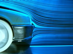 Sichtbarmachung der Strömung an einem PKW-Bug mit Rauchdrahtmethode und Laserlichtschnittverfahren, Diplomarbeit Lt. K. Utzmann (2003).