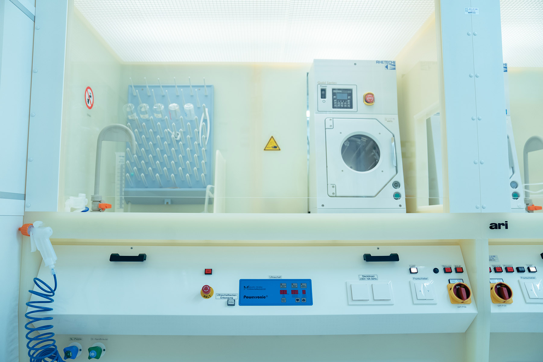 Wet Bench / Digestorium / Nasschemie