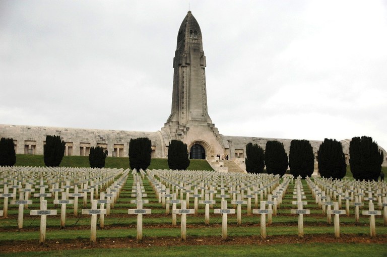 Verdun: Ossuaire (Ossuary)