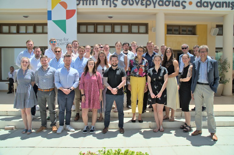 Gruppe mit deutscher Botschafterin Anke Schlimm