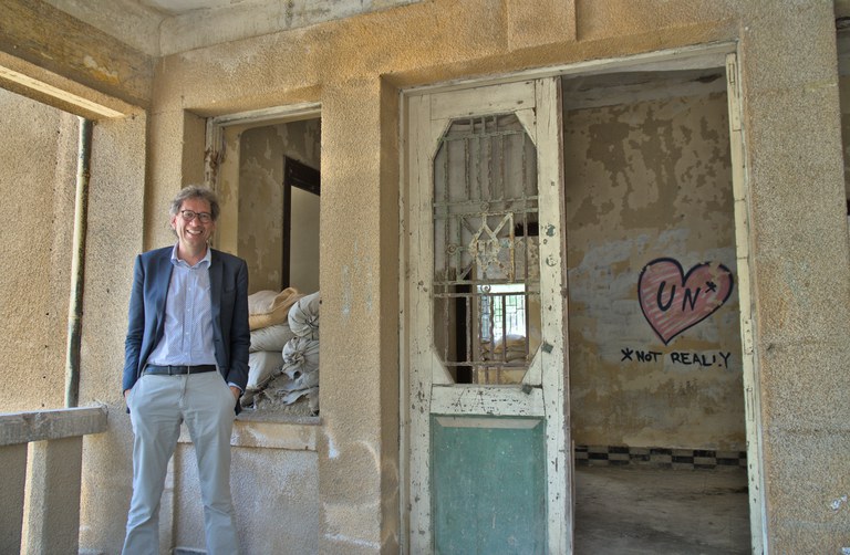 Dozent in Buffer Zone