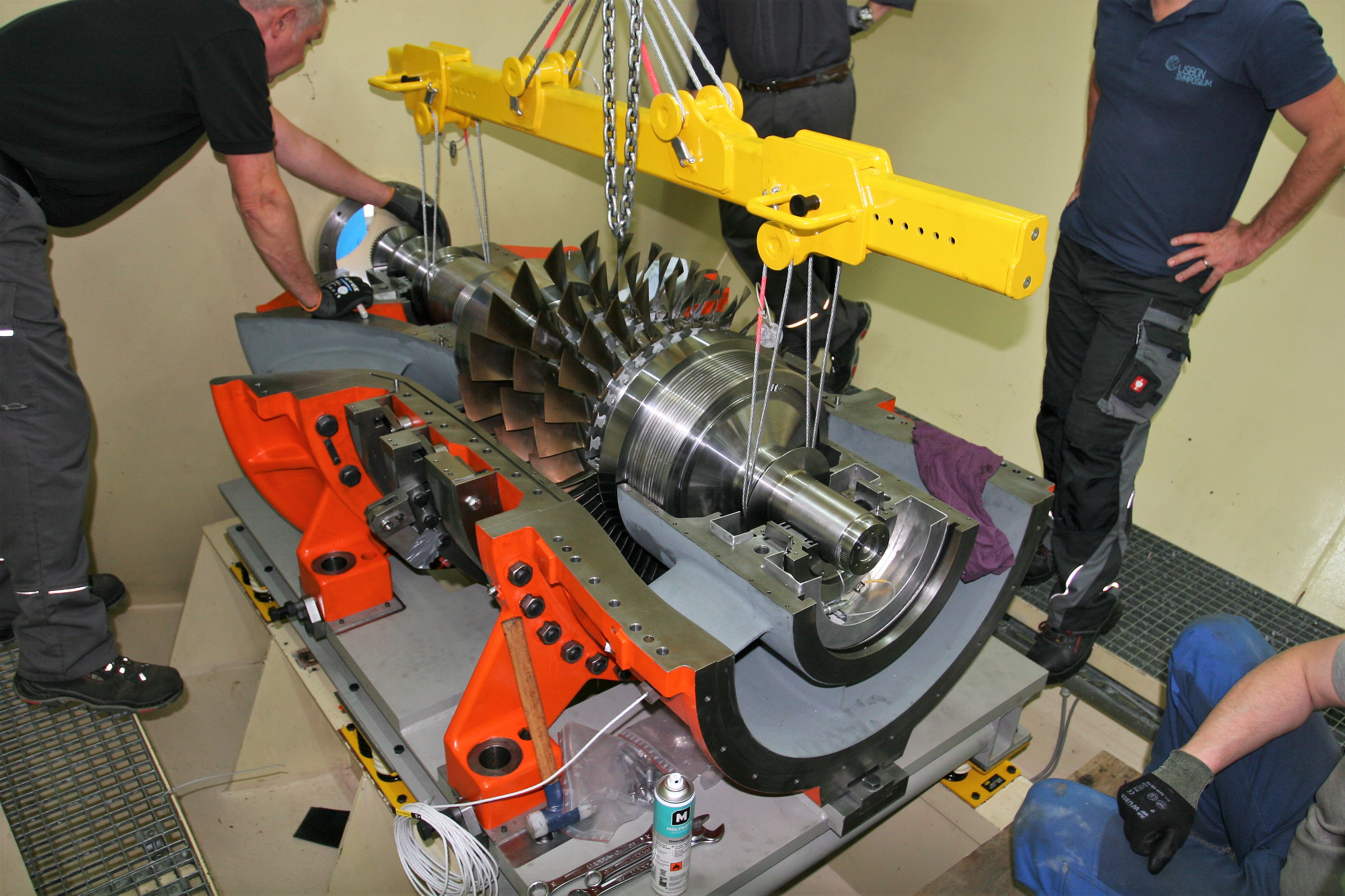 Einbau neuer Axialverdichter im HGK_28.09#2.jpg