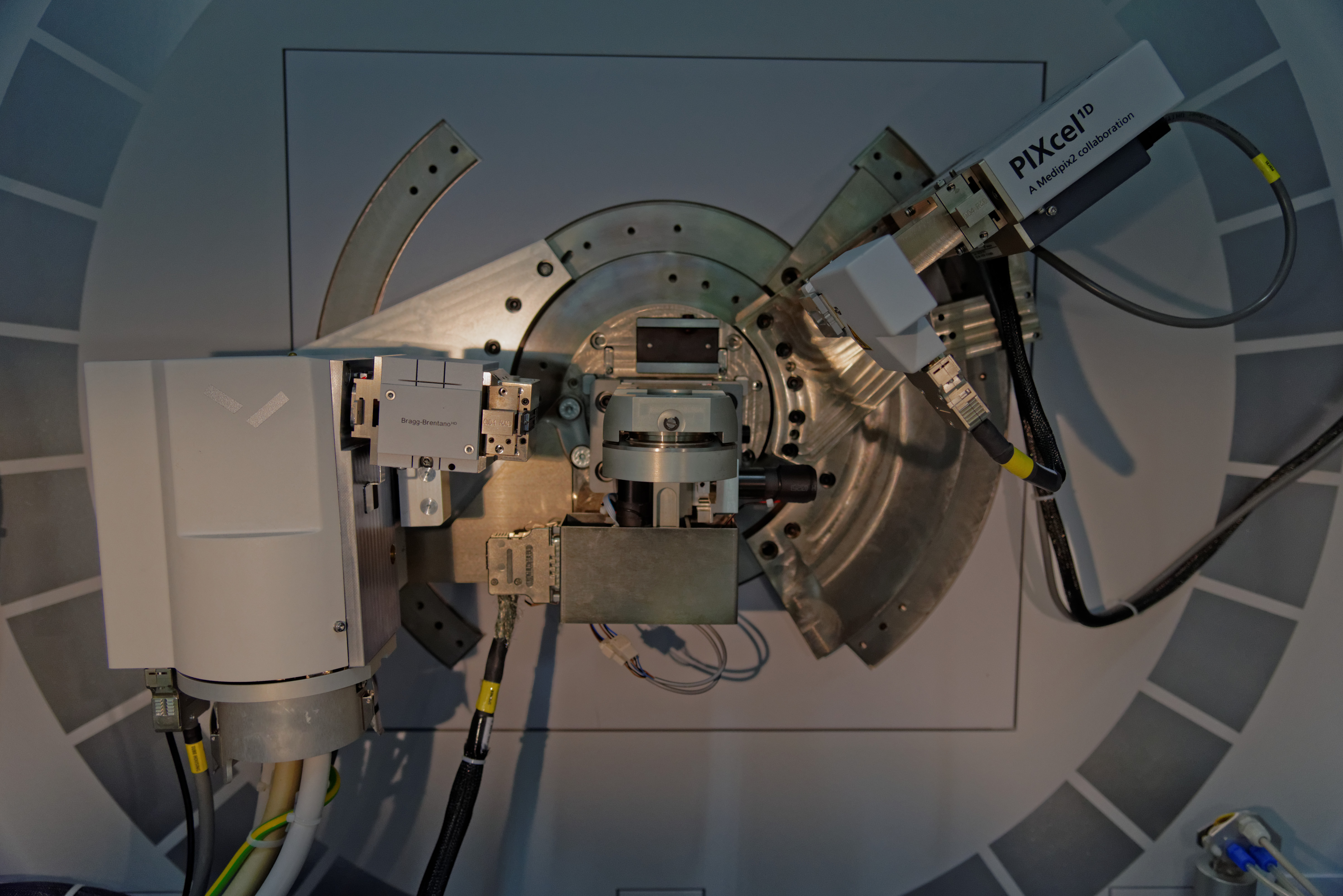 Details of the x-ray diffractometer